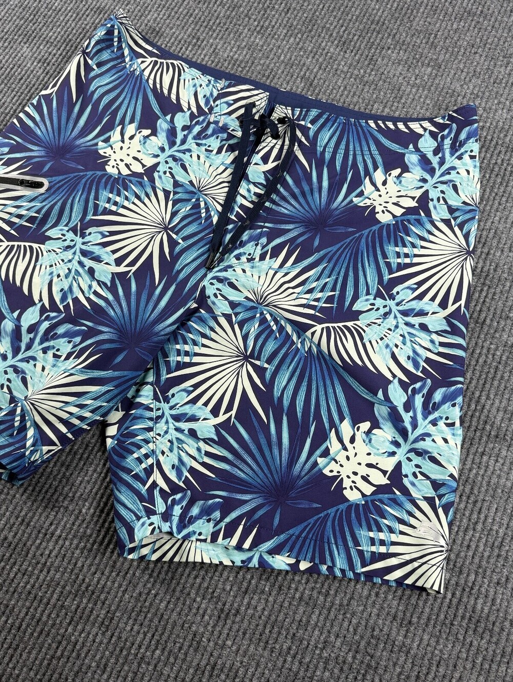 Tommy Bahama Island Active Board Shorts Men 38 Blue Palm Leaf Print Cargo Pocket